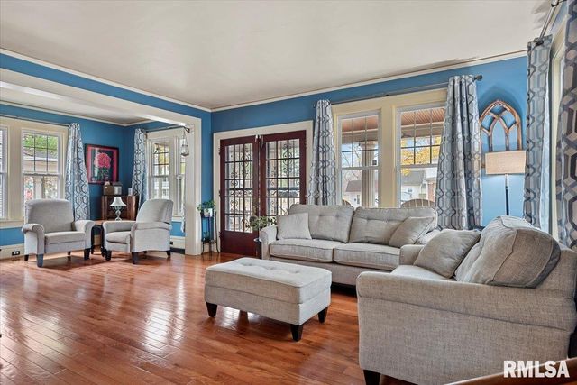 909 S WALNUT Street, Springfield, IL 62704