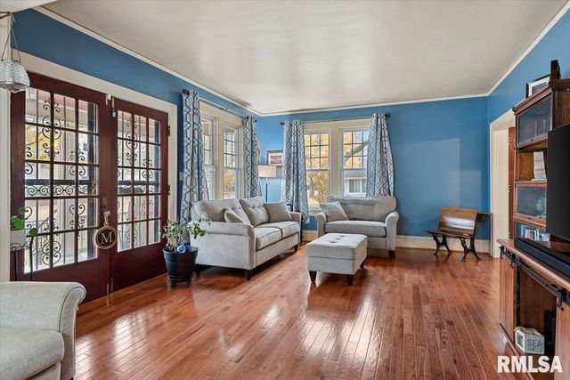 909 S WALNUT Street, Springfield, IL 62704