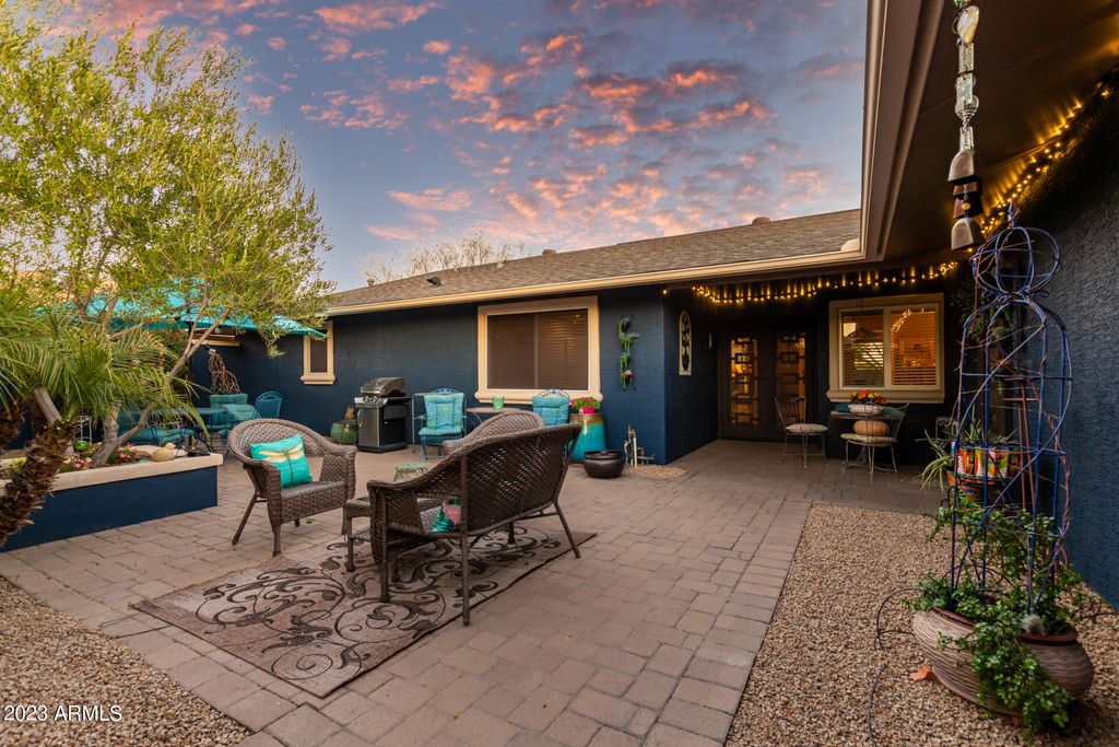 Image 19 of property listing at 17203 N LIME ROCK Drive, Sun City, AZ 85373