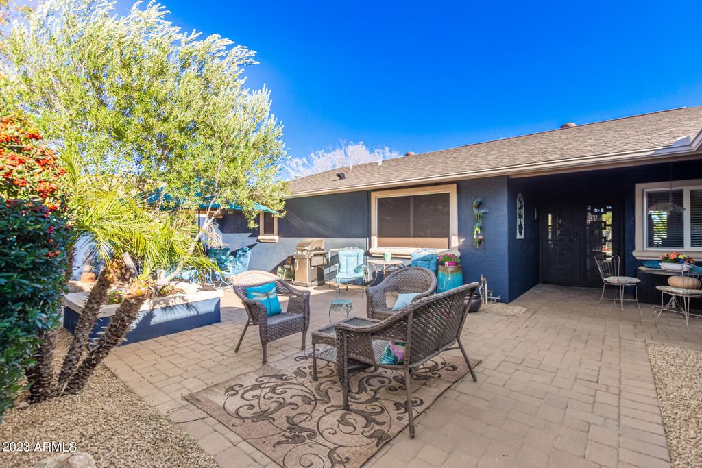 Image 21 of property listing at 17203 N LIME ROCK Drive, Sun City, AZ 85373