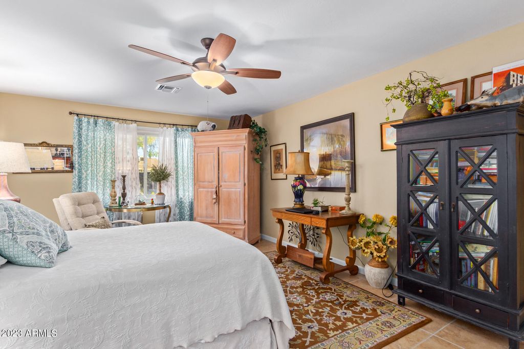 Image 31 of property listing at 17203 N LIME ROCK Drive, Sun City, AZ 85373