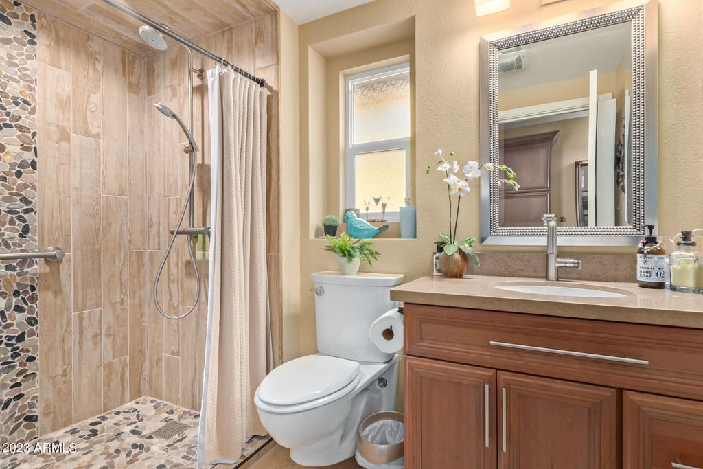 Image 32 of property listing at 17203 N LIME ROCK Drive, Sun City, AZ 85373