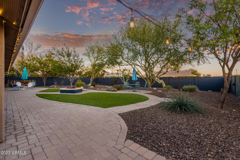 Image 44 of property listing at 17203 N LIME ROCK Drive, Sun City, AZ 85373