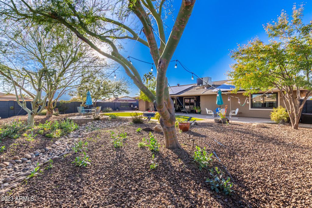 Image 51 of property listing at 17203 N LIME ROCK Drive, Sun City, AZ 85373