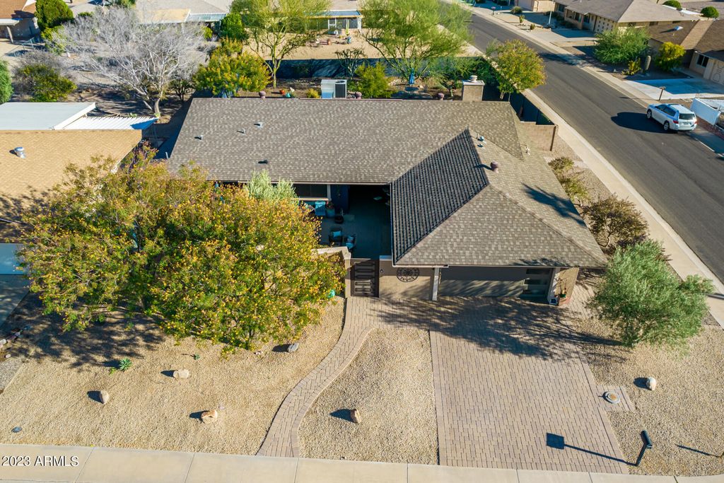 Image 55 of property listing at 17203 N LIME ROCK Drive, Sun City, AZ 85373