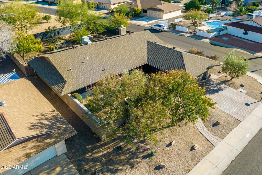 Image 56 of property listing at 17203 N LIME ROCK Drive, Sun City, AZ 85373