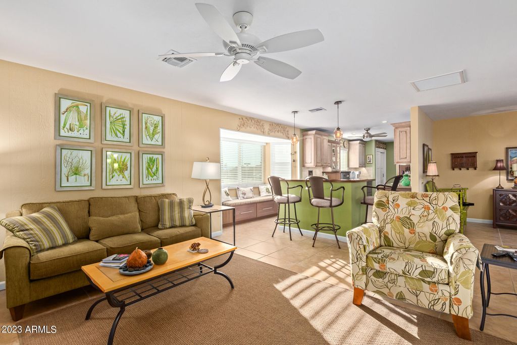 Image 6 of property listing at 17203 N LIME ROCK Drive, Sun City, AZ 85373