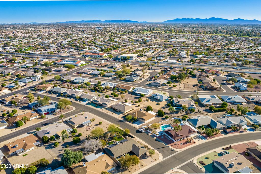 Image 67 of property listing at 17203 N LIME ROCK Drive, Sun City, AZ 85373