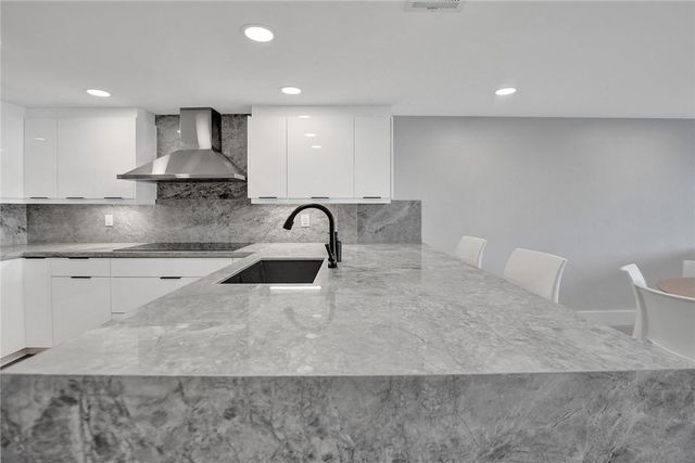 876 Jeffery St, Boca Raton, FL 33487