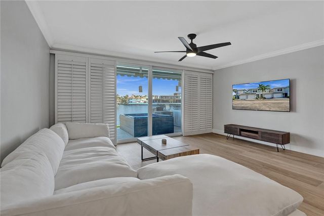 876 Jeffery St, Boca Raton, FL 33487