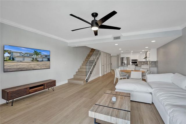 876 Jeffery St, Boca Raton, FL 33487