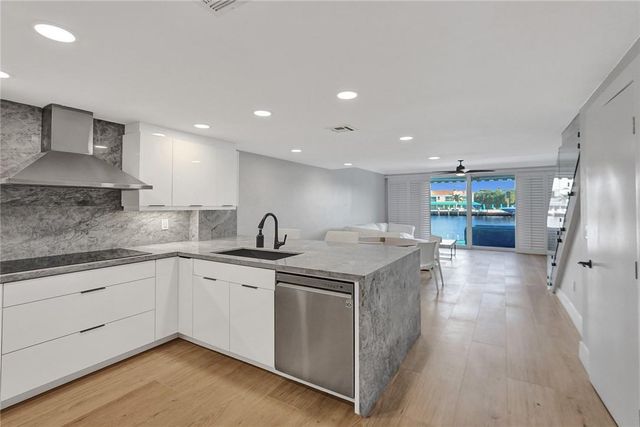 876 Jeffery St, Boca Raton, FL 33487