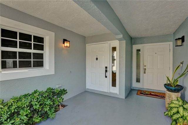 876 Jeffery St, Boca Raton, FL 33487