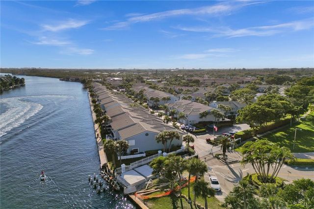 876 Jeffery St, Boca Raton, FL 33487