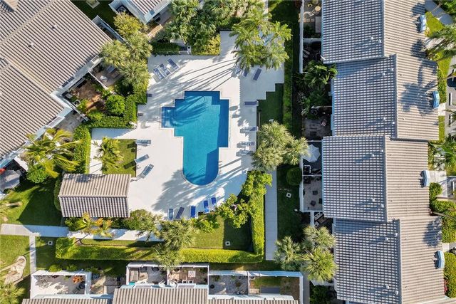 876 Jeffery St, Boca Raton, FL 33487