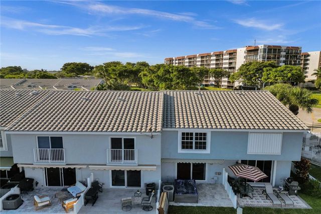 876 Jeffery St, Boca Raton, FL 33487