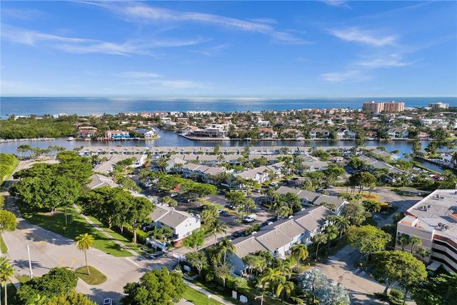 876 Jeffery St, Boca Raton, FL 33487