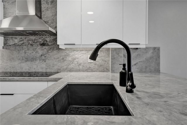 876 Jeffery St, Boca Raton, FL 33487