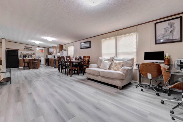 22 Road 5012, Cleveland, TX 77327
