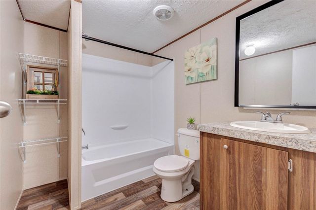 22 Road 5012, Cleveland, TX 77327