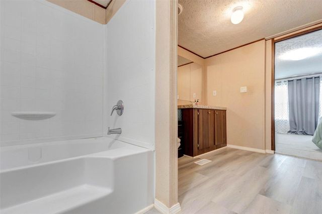 22 Road 5012, Cleveland, TX 77327