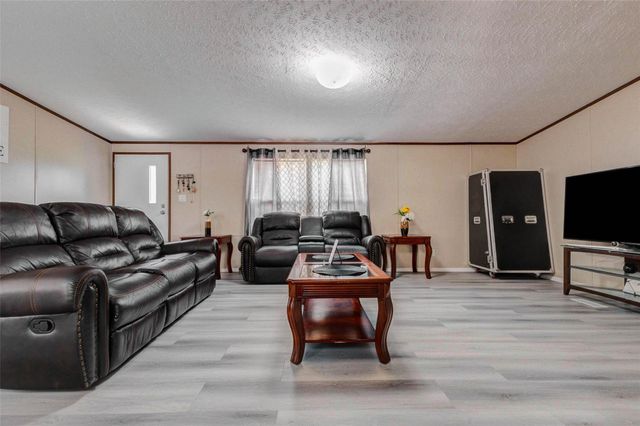 22 Road 5012, Cleveland, TX 77327