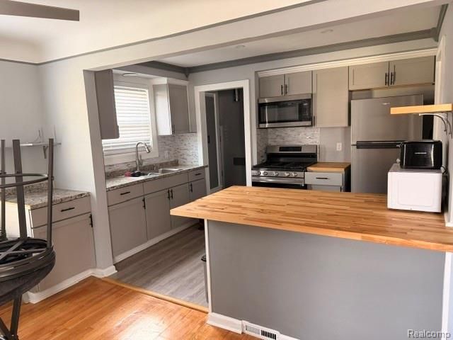 20055 Mark Twain Street, Detroit, MI 48235