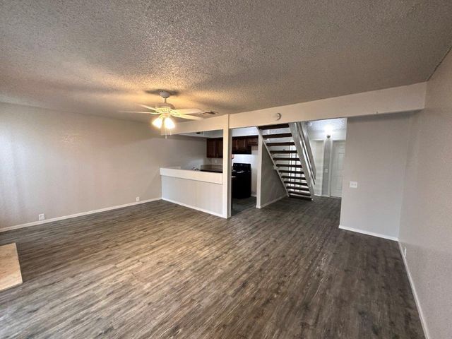 366 E El Paso Avenue, Fresno, CA 93720