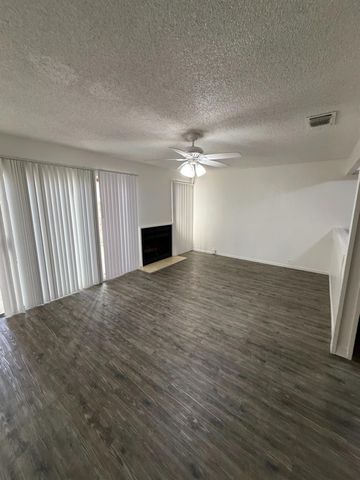 366 E El Paso Avenue, Fresno, CA 93720