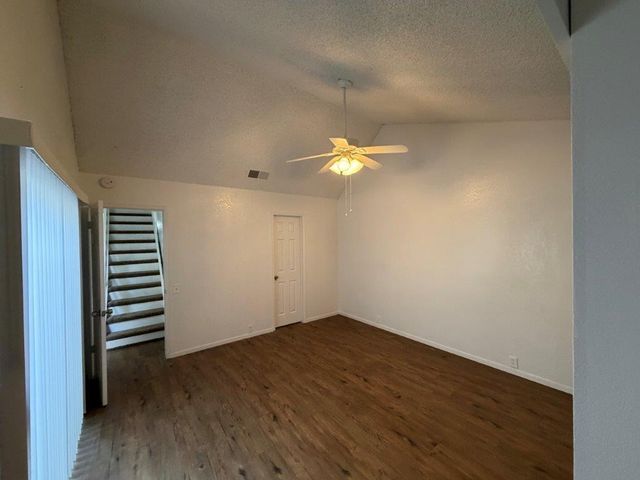 366 E El Paso Avenue, Fresno, CA 93720