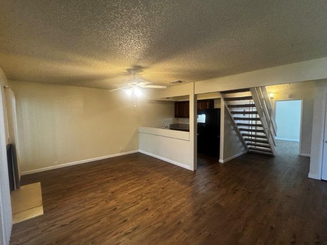 366 E El Paso Avenue, Fresno, CA 93720