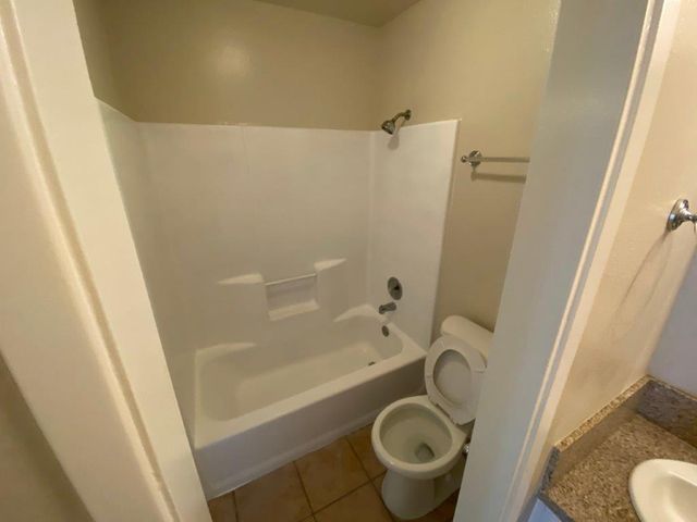 366 E El Paso Avenue, Fresno, CA 93720