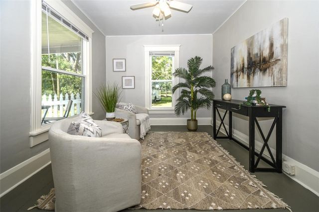 316 N Mckinnon Avenue, Gentry, AR 72734