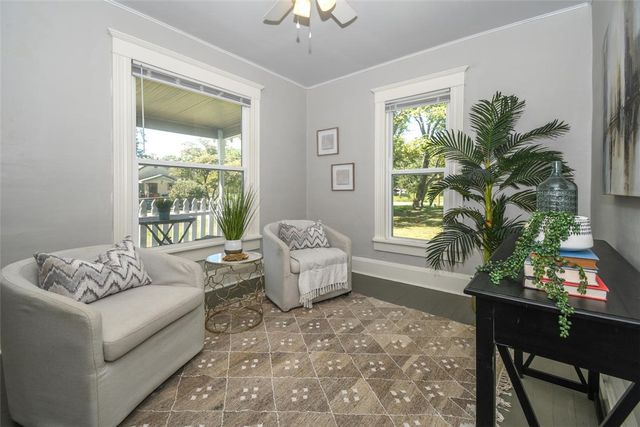 316 N Mckinnon Avenue, Gentry, AR 72734