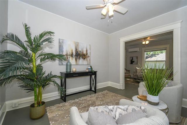 316 N Mckinnon Avenue, Gentry, AR 72734