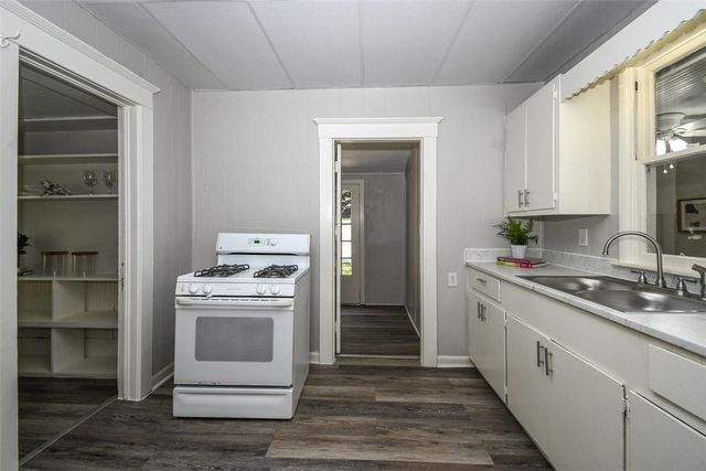 316 N Mckinnon Avenue, Gentry, AR 72734