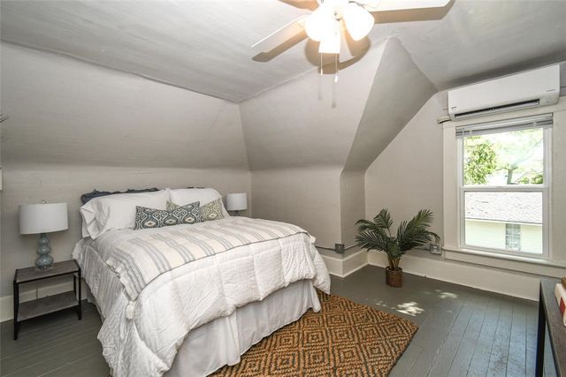 316 N Mckinnon Avenue, Gentry, AR 72734