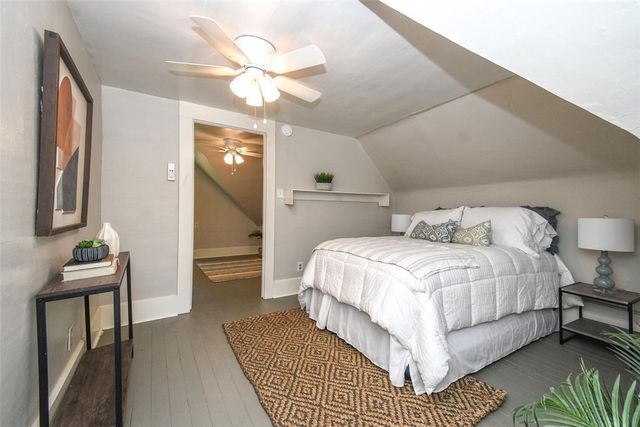 316 N Mckinnon Avenue, Gentry, AR 72734