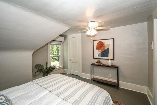 316 N Mckinnon Avenue, Gentry, AR 72734