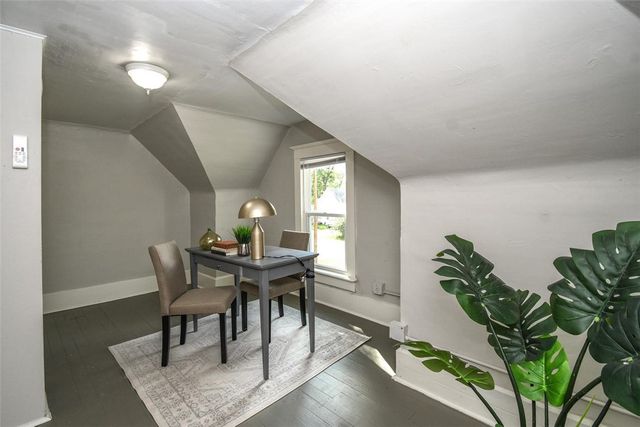 316 N Mckinnon Avenue, Gentry, AR 72734