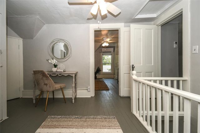 316 N Mckinnon Avenue, Gentry, AR 72734