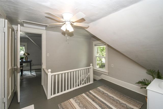 316 N Mckinnon Avenue, Gentry, AR 72734