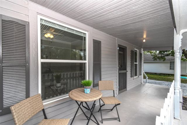 316 N Mckinnon Avenue, Gentry, AR 72734