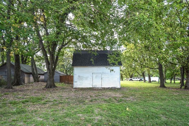 316 N Mckinnon Avenue, Gentry, AR 72734