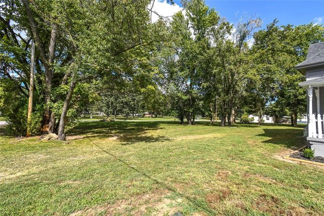 316 N Mckinnon Avenue, Gentry, AR 72734