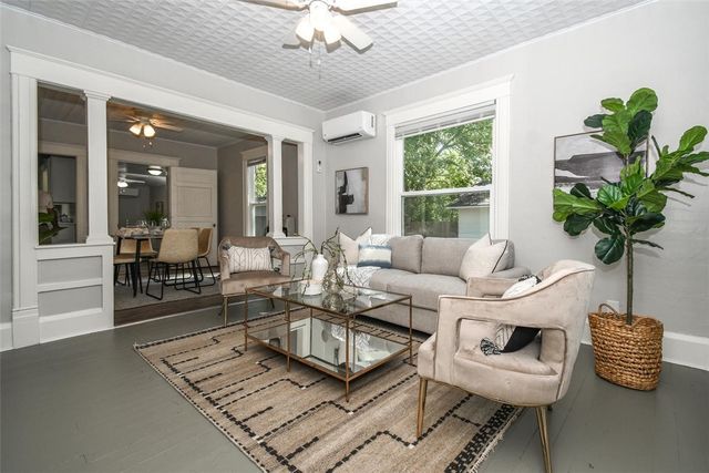 316 N Mckinnon Avenue, Gentry, AR 72734