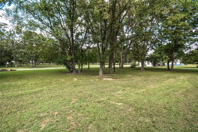 316 N Mckinnon Avenue, Gentry, AR 72734