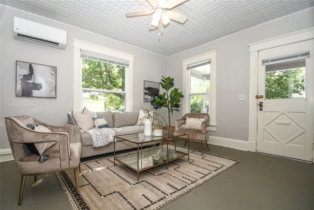 316 N Mckinnon Avenue, Gentry, AR 72734