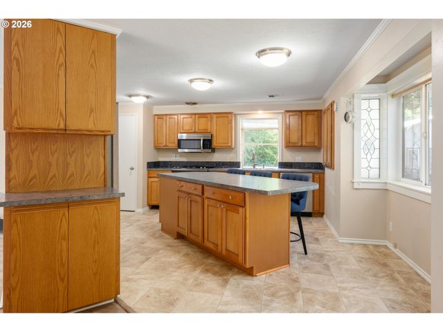 41536 MCKENZIE Hwy, Springfield, OR 97478