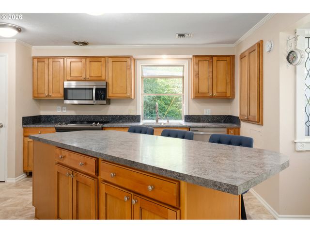 41536 MCKENZIE Hwy, Springfield, OR 97478